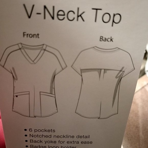 NEW ClimateRight by Cuddl Duds Women’s Woven Twill V-Neck Scrub Top Small - Picture 9 of 13